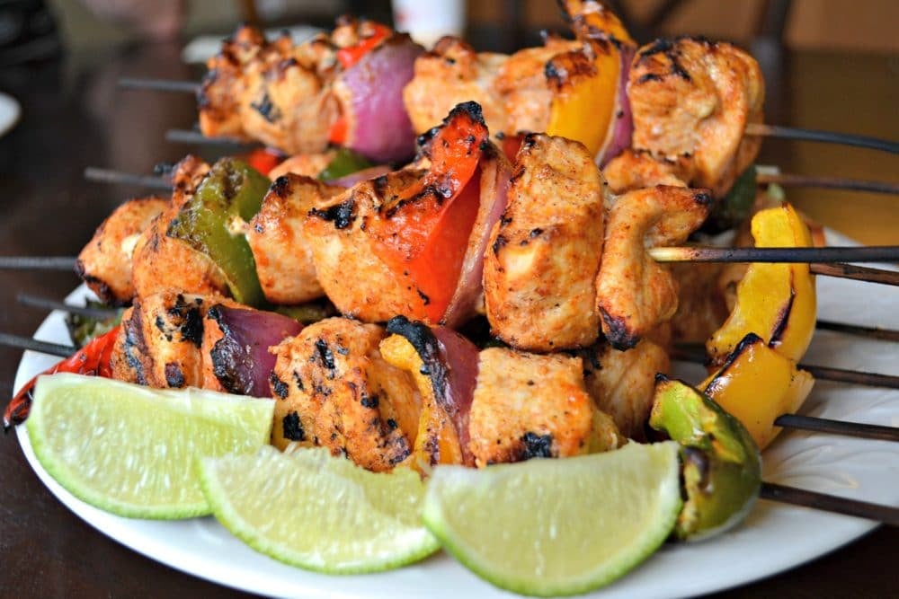 Perfectly paired with white wine pinot grigio, this Chili Lime Chicken Skewers with Veggies makes a nice and healthy summer BBQ dish. #chickenskewers #chililime #salads4lunch